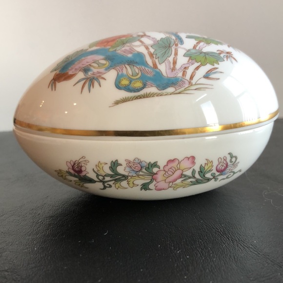 Wedgwood Kutani Crane Multicolored Bone China Egg Trinket Box Medium 4”L - Picture 2 of 4